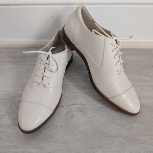 Cream Lace-Up Oxford Shoes